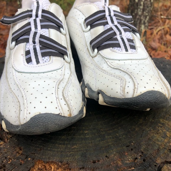 Champion Women’s Athletic Shoes 7.5 Elastic Inside Quick Fasten Hook and Loop - Picture 13 of 16